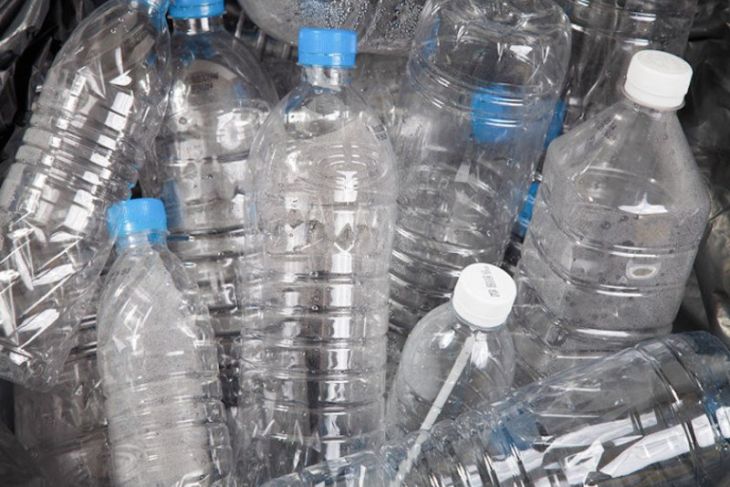 Berhenti Menggunakan Botol Plastik